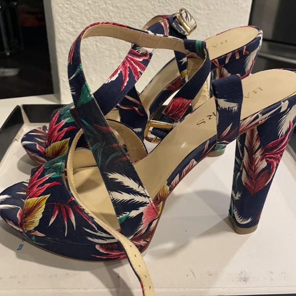 Colorful platforms - Picture 3 of 6